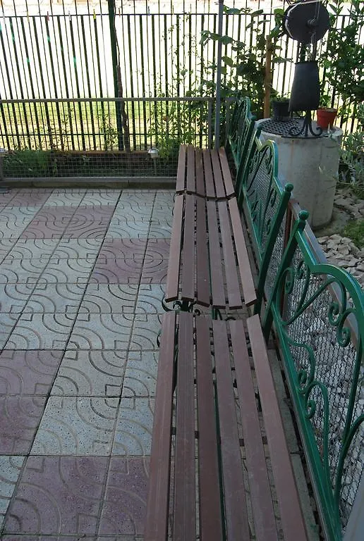 H And H Guesthouse Velipojë Pensjonat